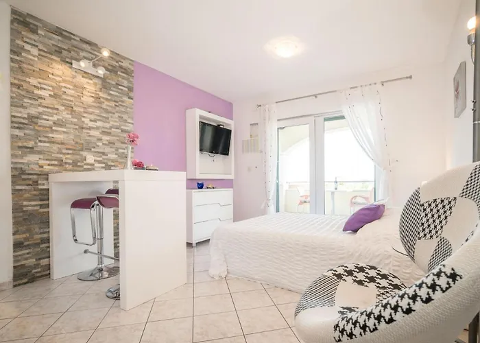 Andjelka-2 By Interhome * تروغير